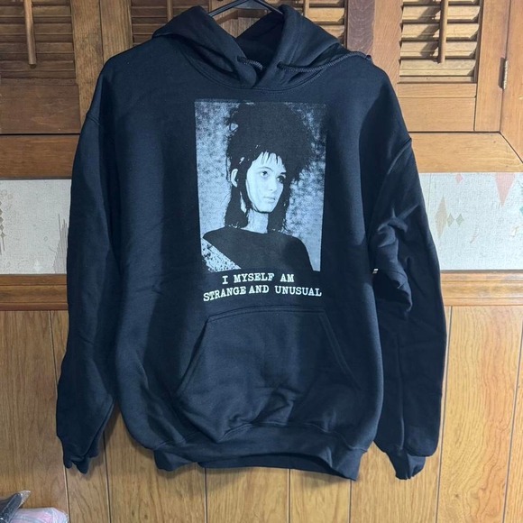 Hot Topic Tops - Hot Topic Black & white Beetlejuice hoodie Size Medium NWT